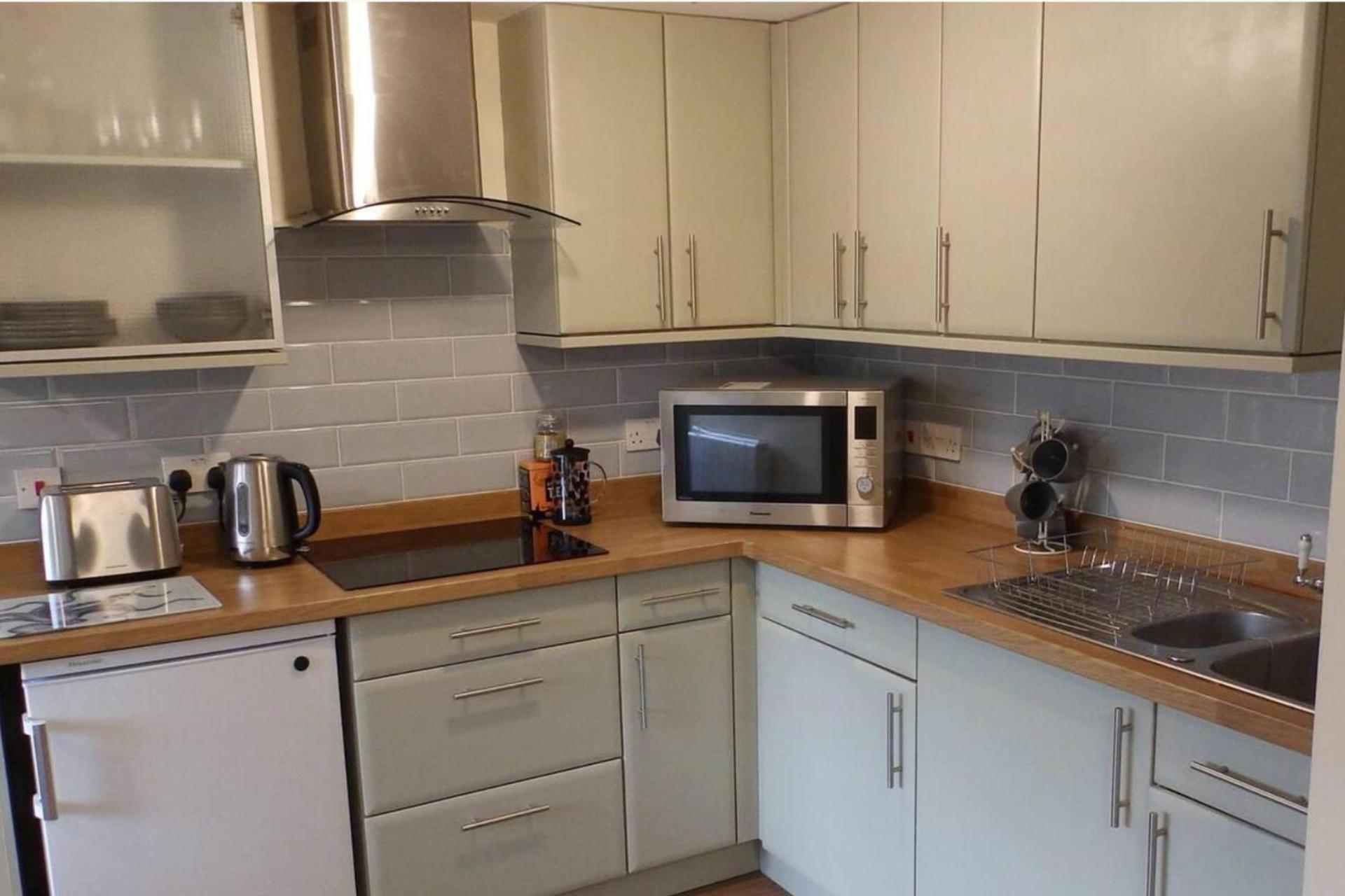 1 Bed-Pet Friendly-Parking-Patio-Close To Coasts North Hill Exterior photo
